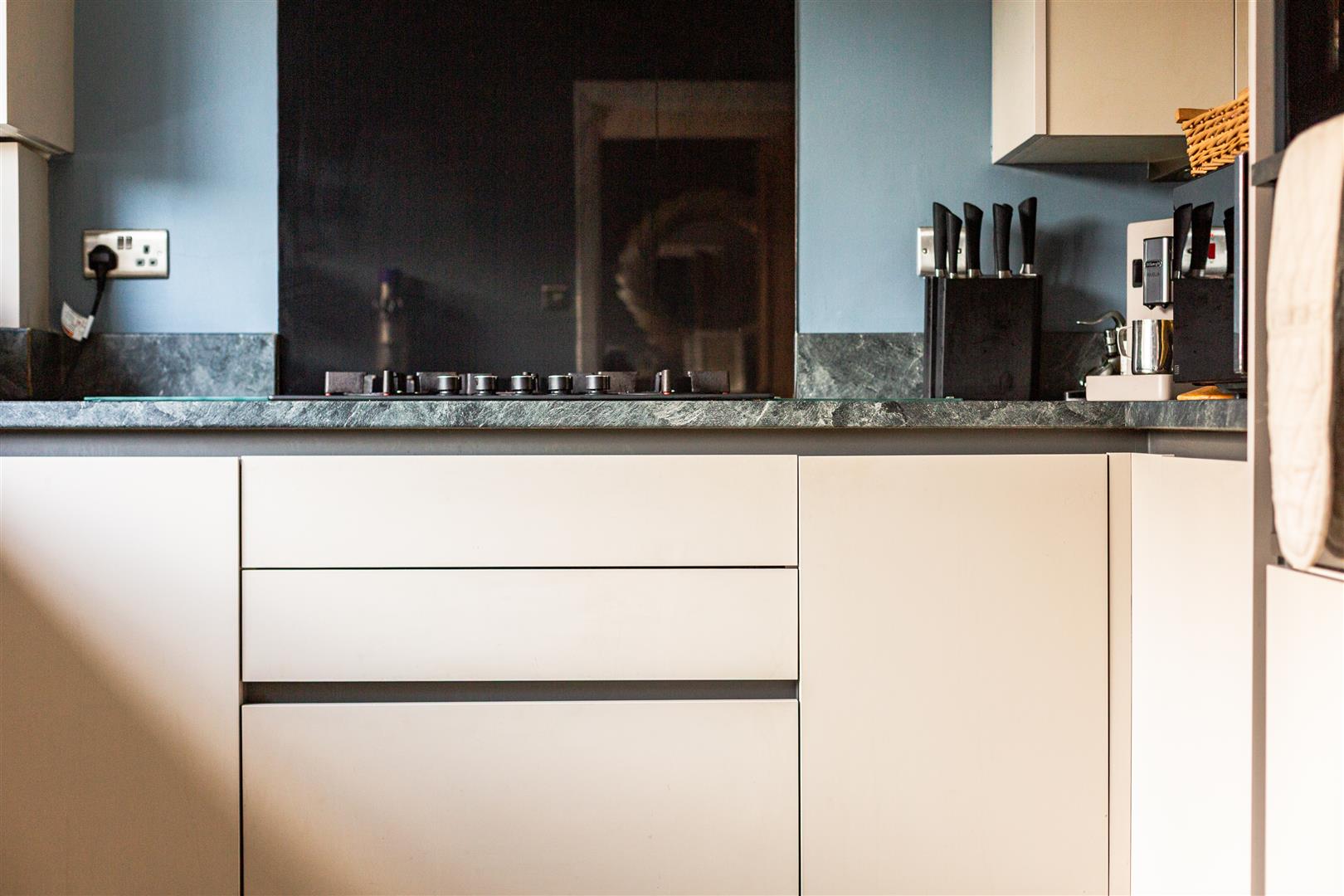 Woodfield Avenue, Pontlliw, SWANSEA, SA4 9EQ